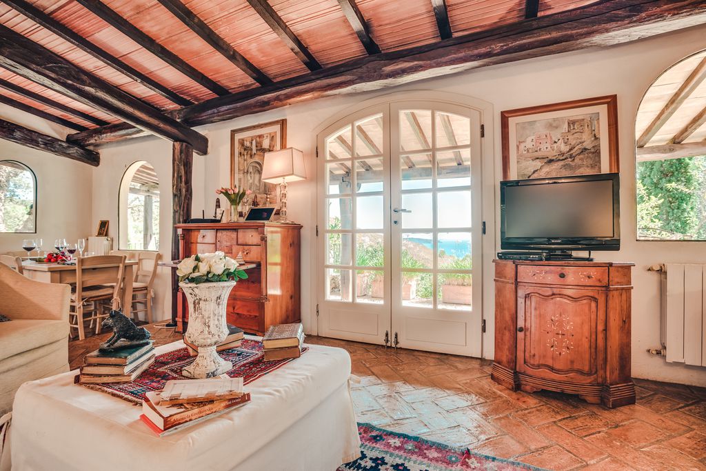 La Marchesa - Gallery