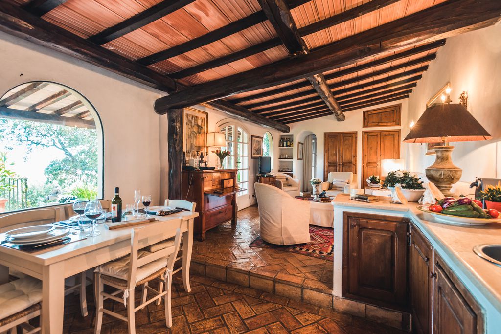 La Marchesa - Gallery