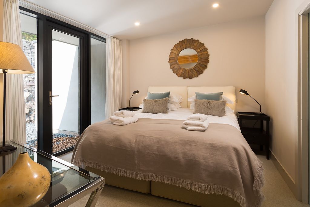 Rivers Edge, Riverside Terrace - Gallery