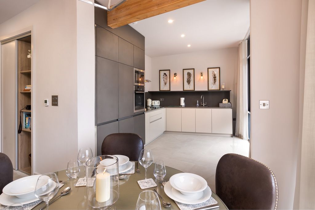 Rivers Edge, Riverside Terrace - Gallery