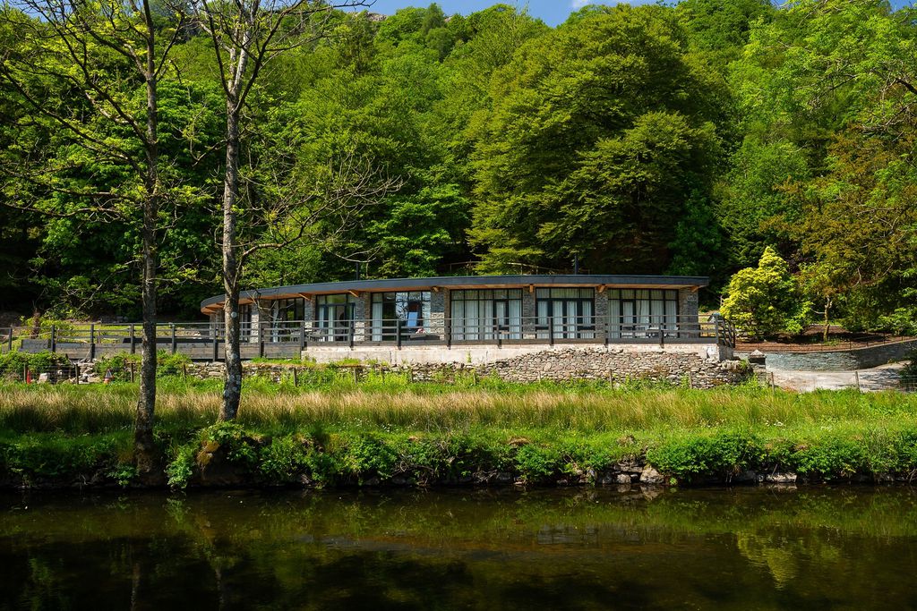 Rivers Edge, Riverside Terrace - Gallery