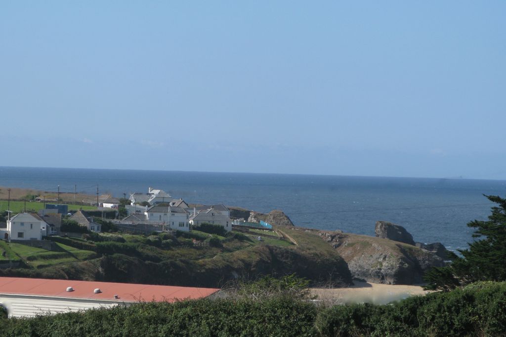 Porthcothan House gallery - Gallery