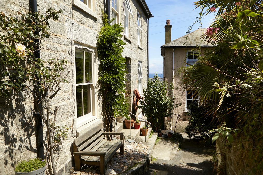 Janie’s Cottage gallery - Gallery