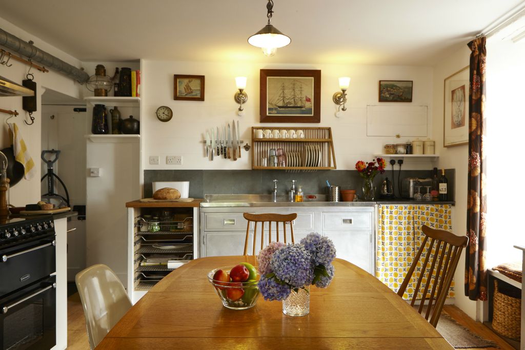 Janie’s Cottage gallery - Gallery