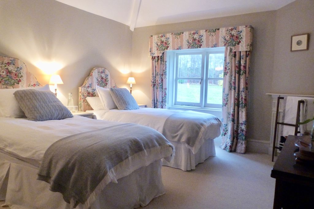 Calcot Peak House gallery - Gallery
