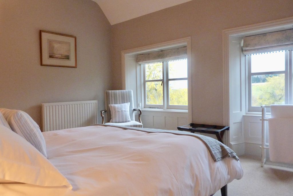 Calcot Peak House gallery - Gallery