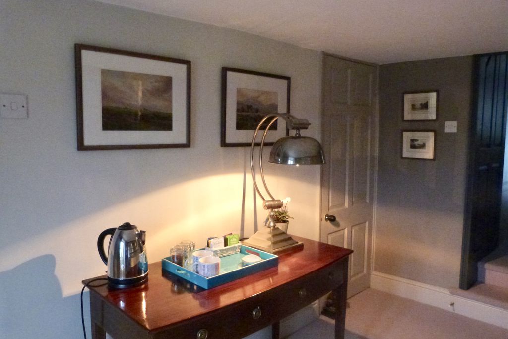 Calcot Peak House gallery - Gallery