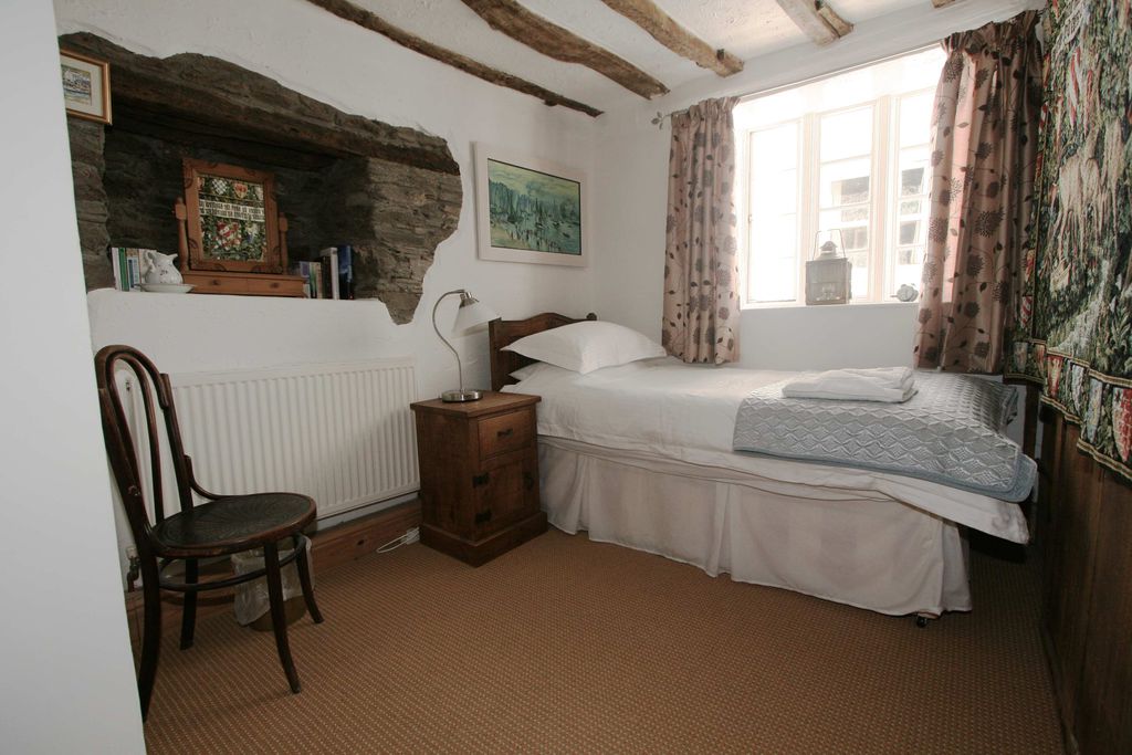 Single bedroom at the Lantau Cottage