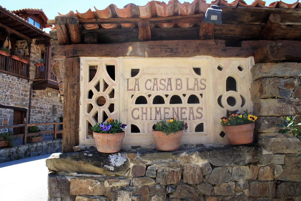 La Casa de las Chimeneas gallery - Gallery