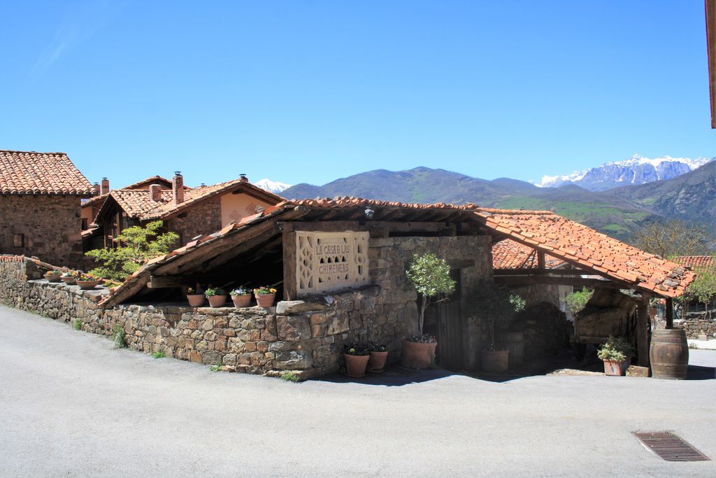 La Casa de las Chimeneas gallery - Gallery