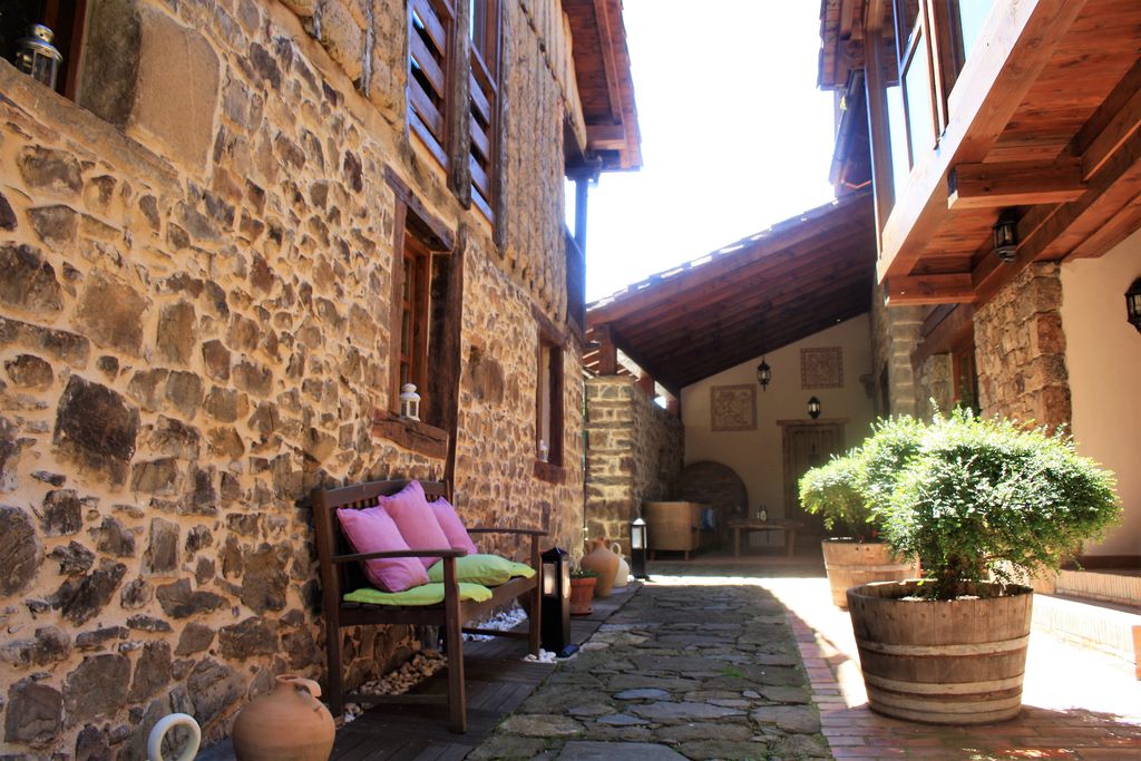 La Casa de las Chimeneas gallery - Gallery