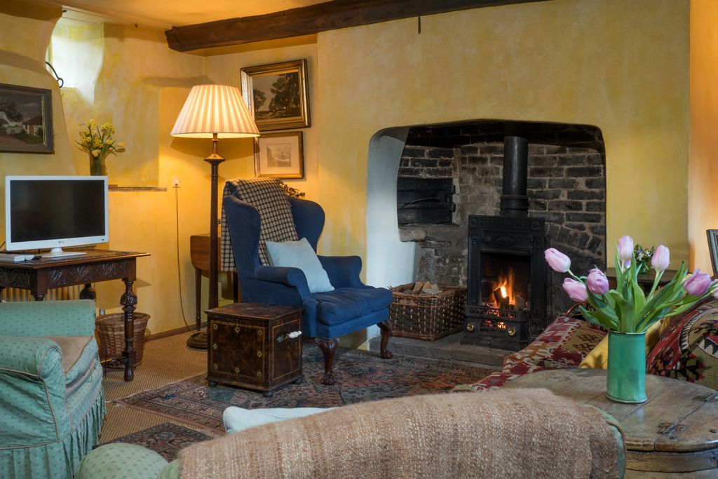 Old Priory Cottage gallery - Gallery