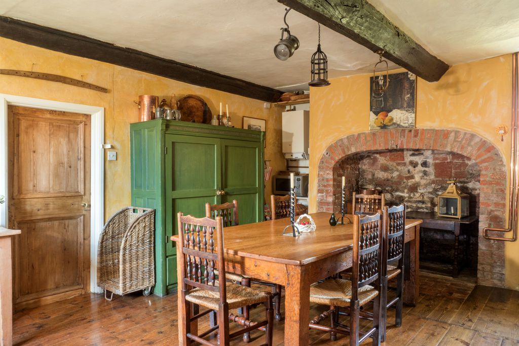 Old Priory Cottage gallery - Gallery