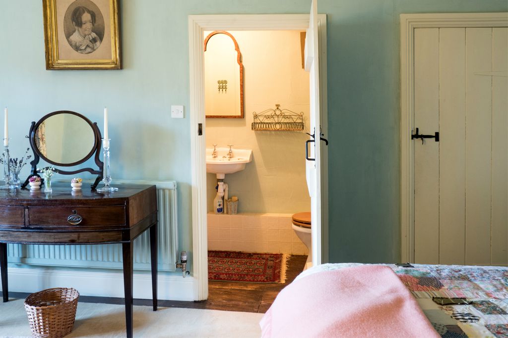 Old Priory Cottage gallery - Gallery