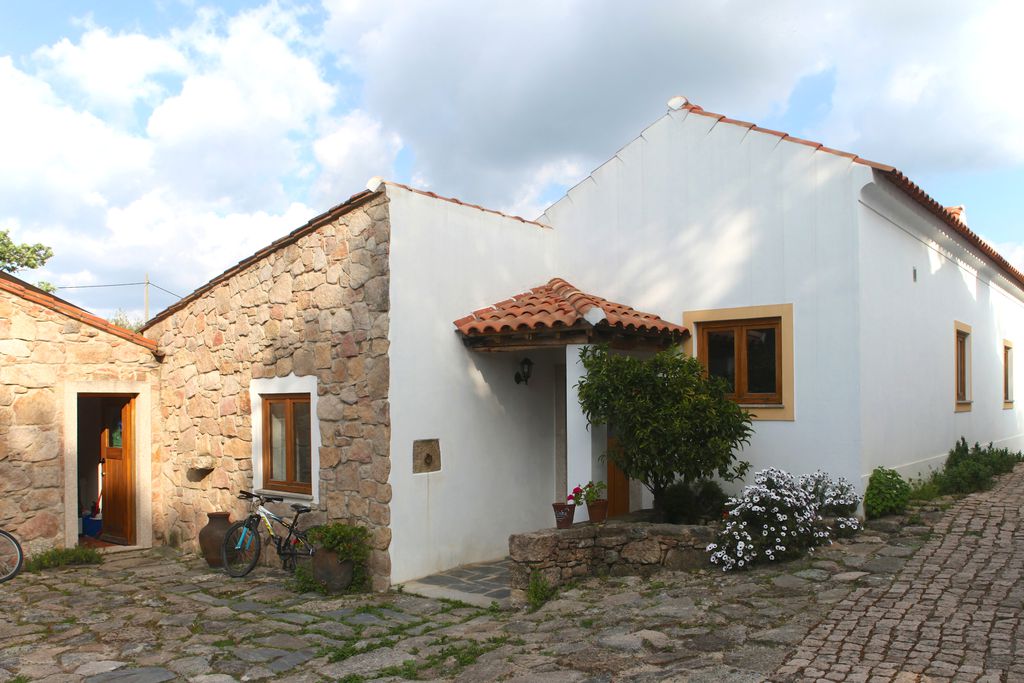 Monte Moita Raza & Montinho Cottage gallery - Gallery