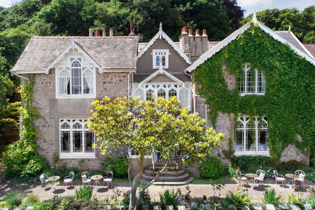 Penally Abbey gallery - Gallery