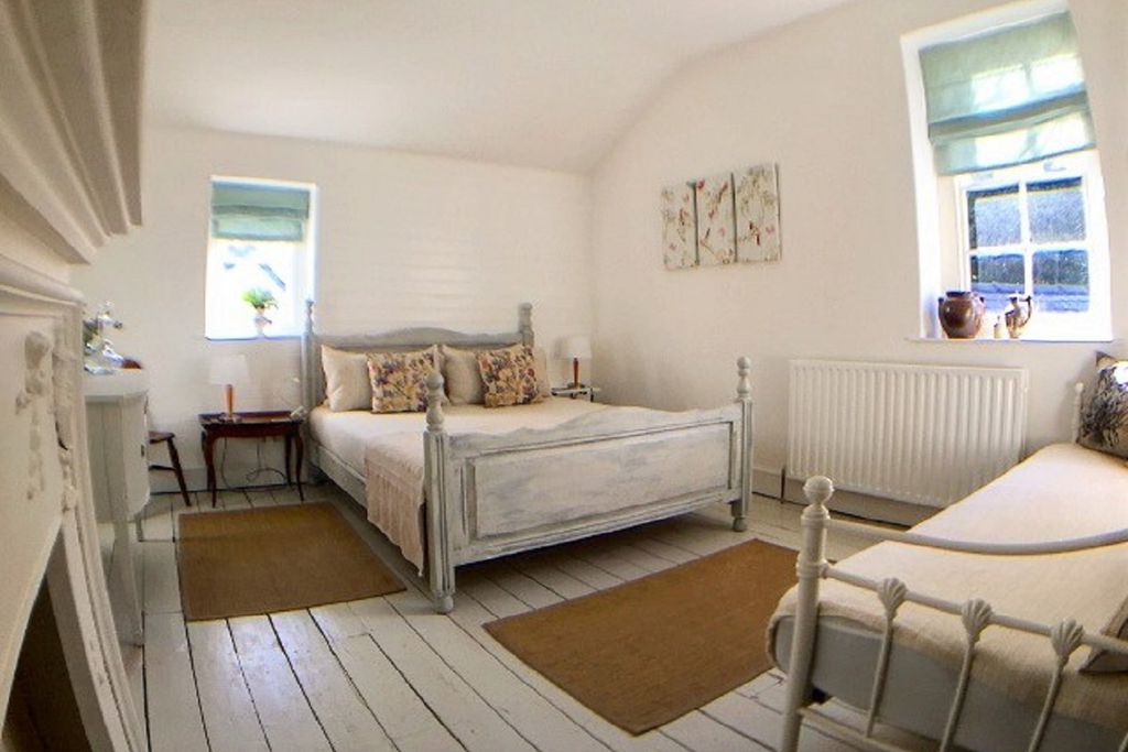 The Cottage at Castle Hill House gallery - Gallery