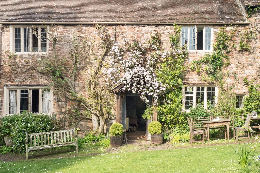 Old Priory Cottage - Gallery