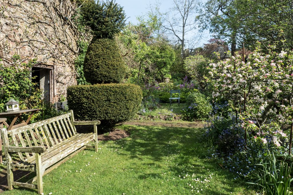 Old Priory Cottage gallery - Gallery