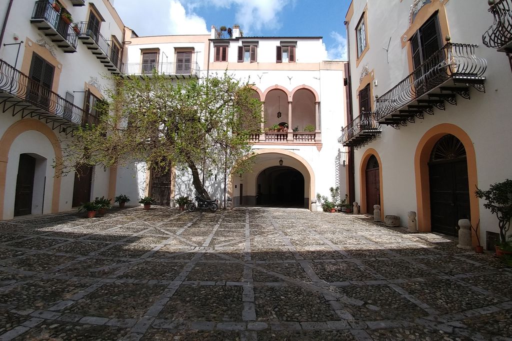 Palazzo Lungarini Holiday Lettings gallery - Gallery