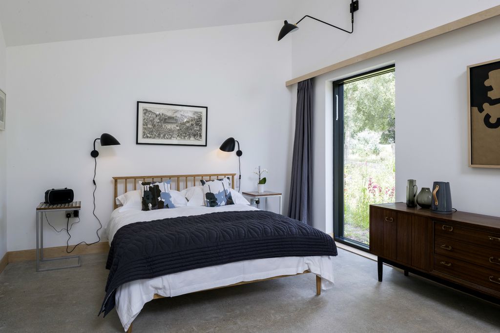 Five Acre Barn gallery - Gallery
