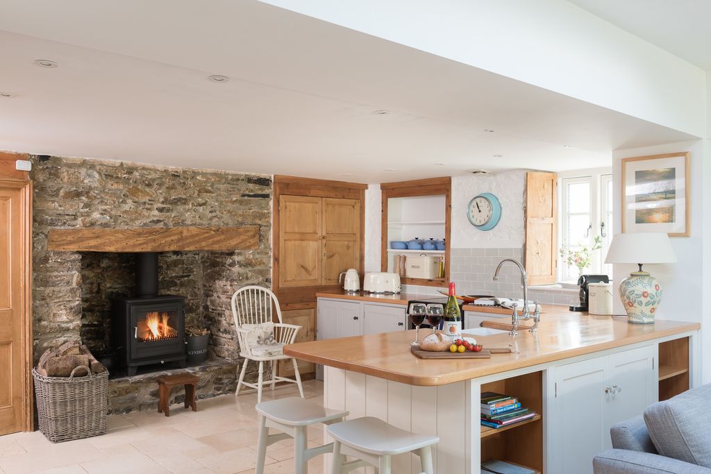 Cheyne Cottage gallery - Gallery
