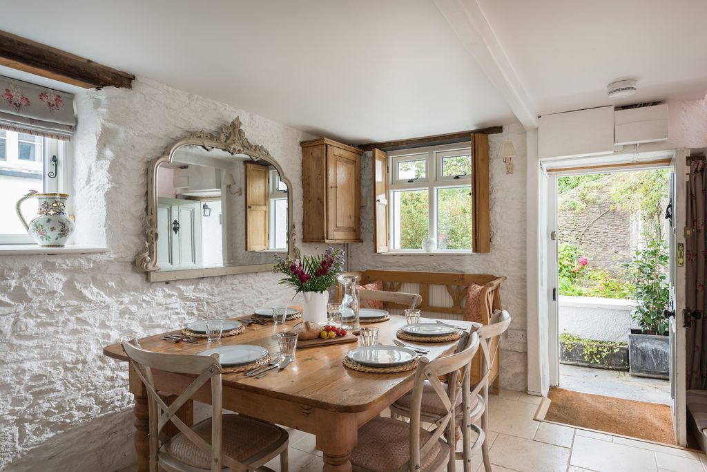 Cheyne Cottage gallery - Gallery