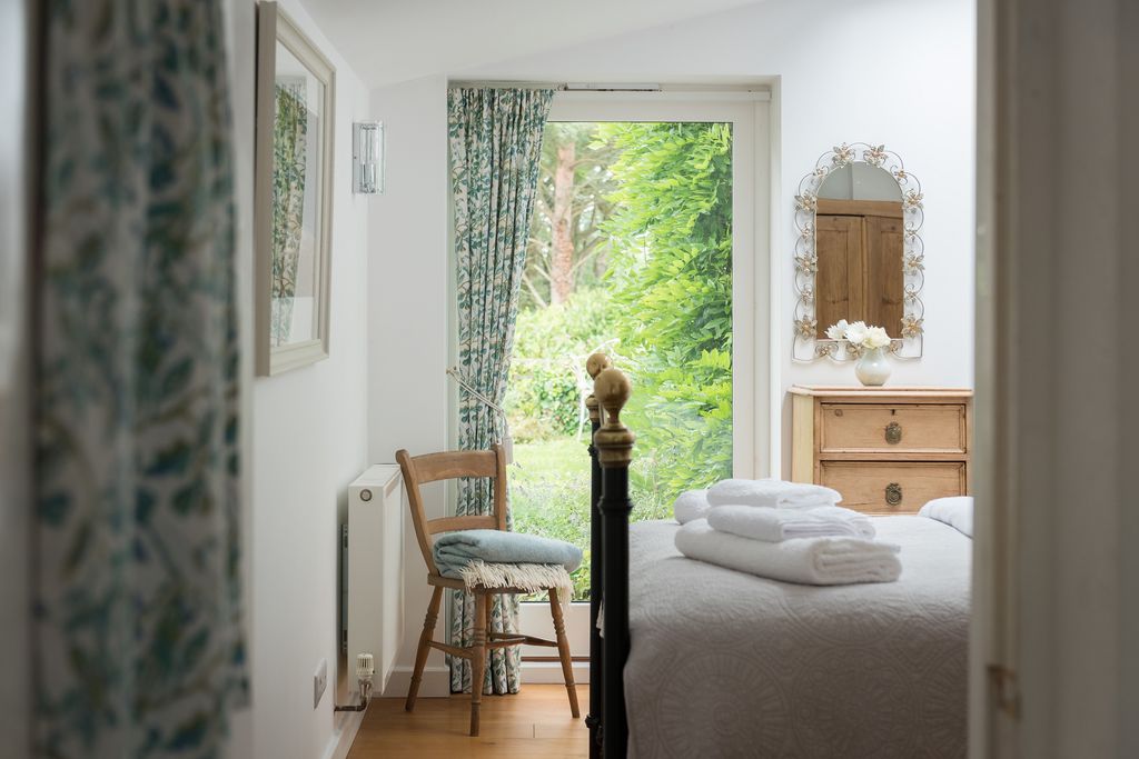 Cheyne Cottage gallery - Gallery