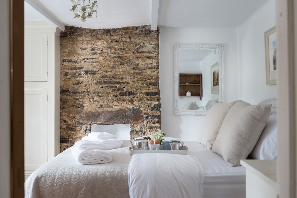 Cheyne Cottage gallery - Gallery