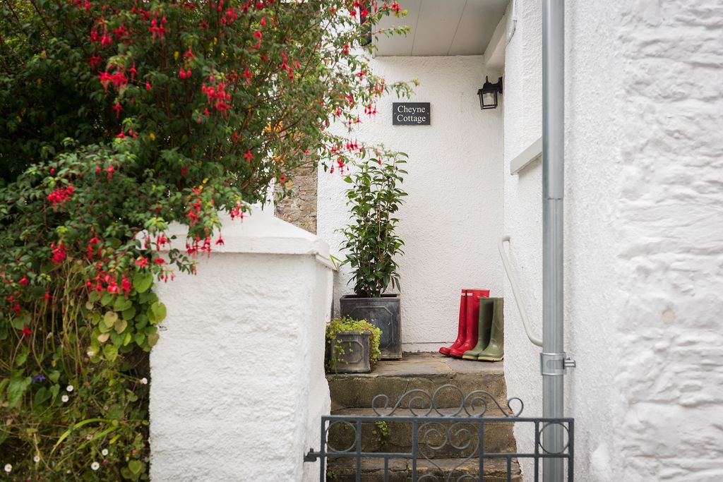 Cheyne Cottage gallery - Gallery