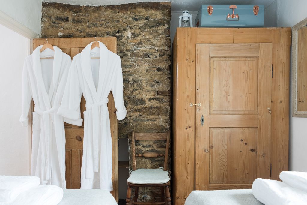Cheyne Cottage gallery - Gallery