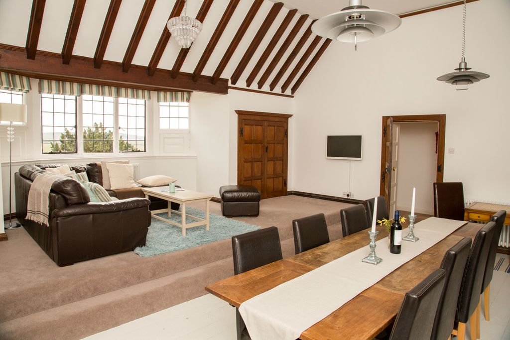 Pickwell Manor Apartments gallery - Gallery