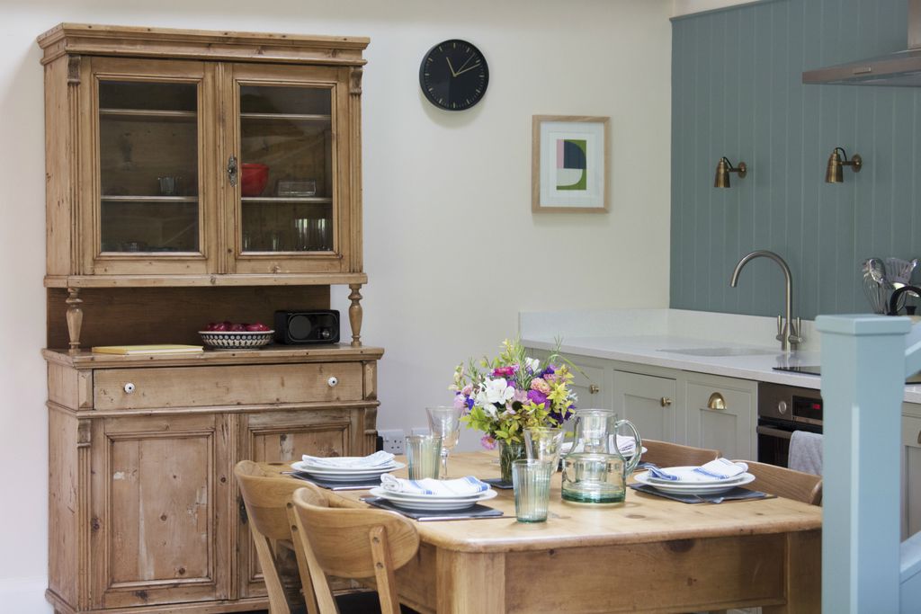 The Hovel gallery - Gallery