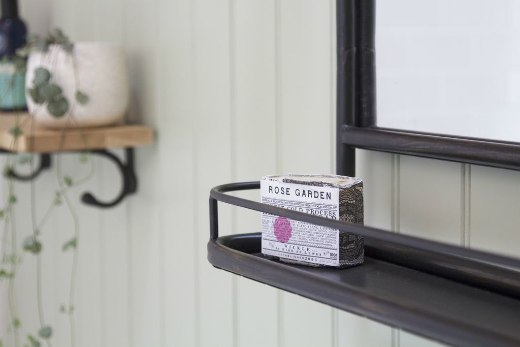 The Hovel gallery - Gallery