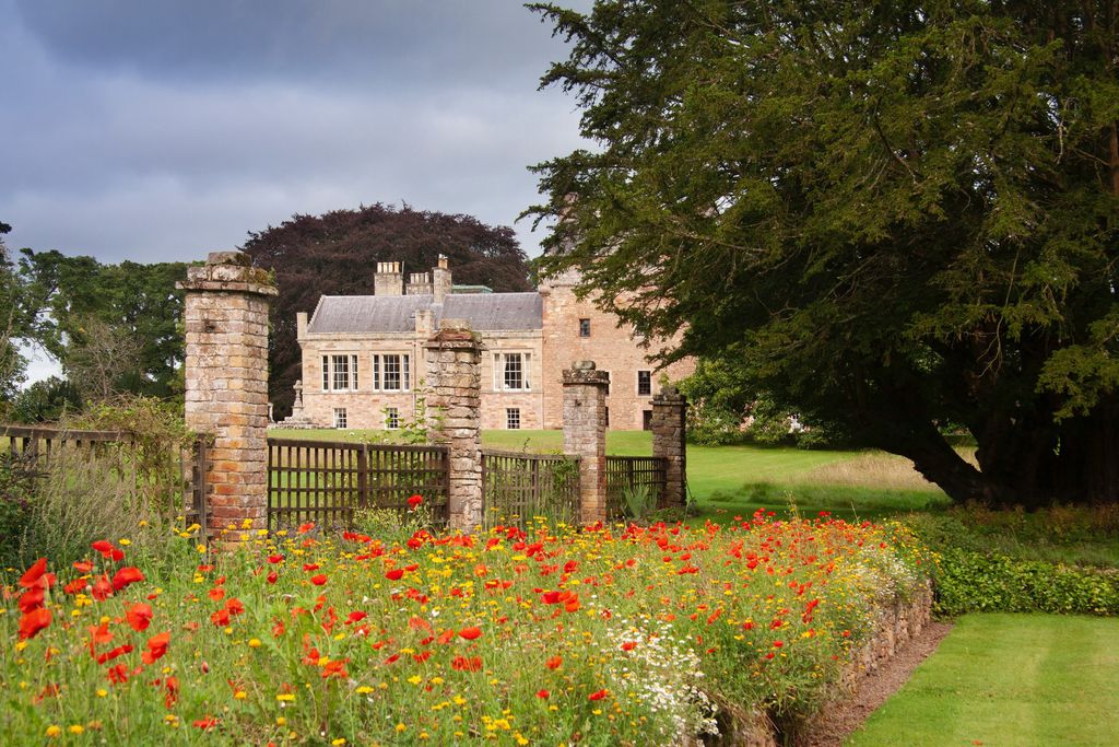 Bemersyde House - Gallery