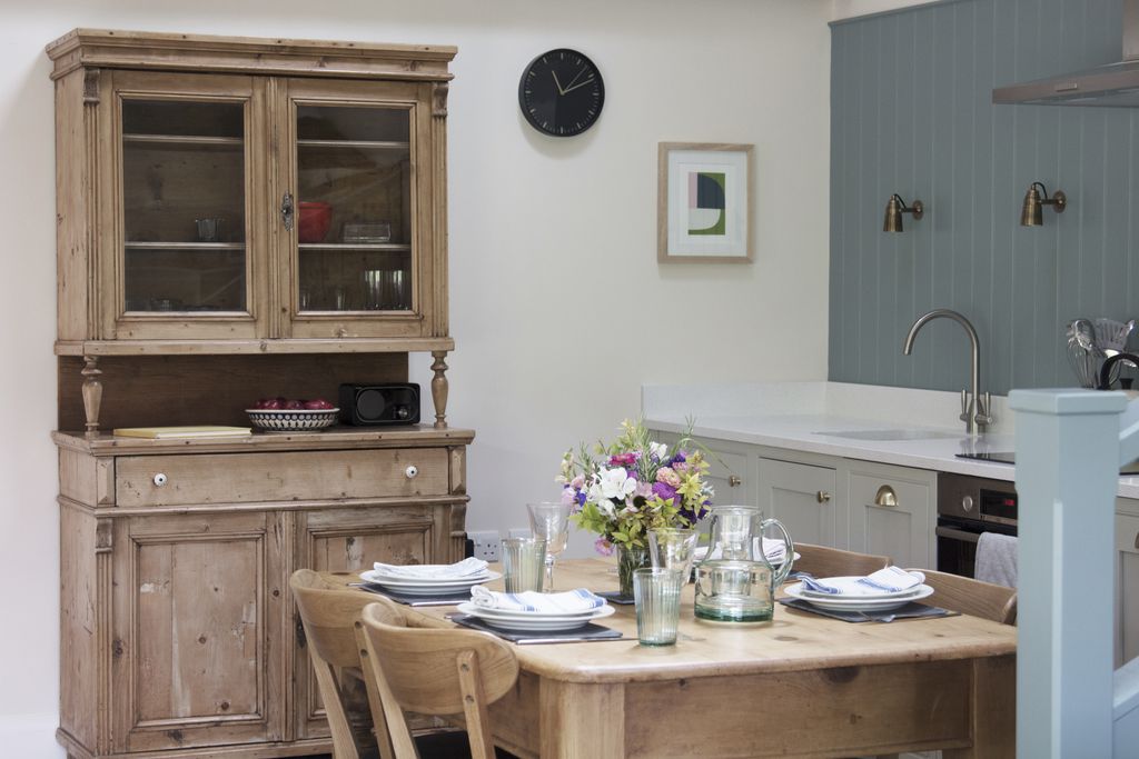 The Hovel gallery - Gallery