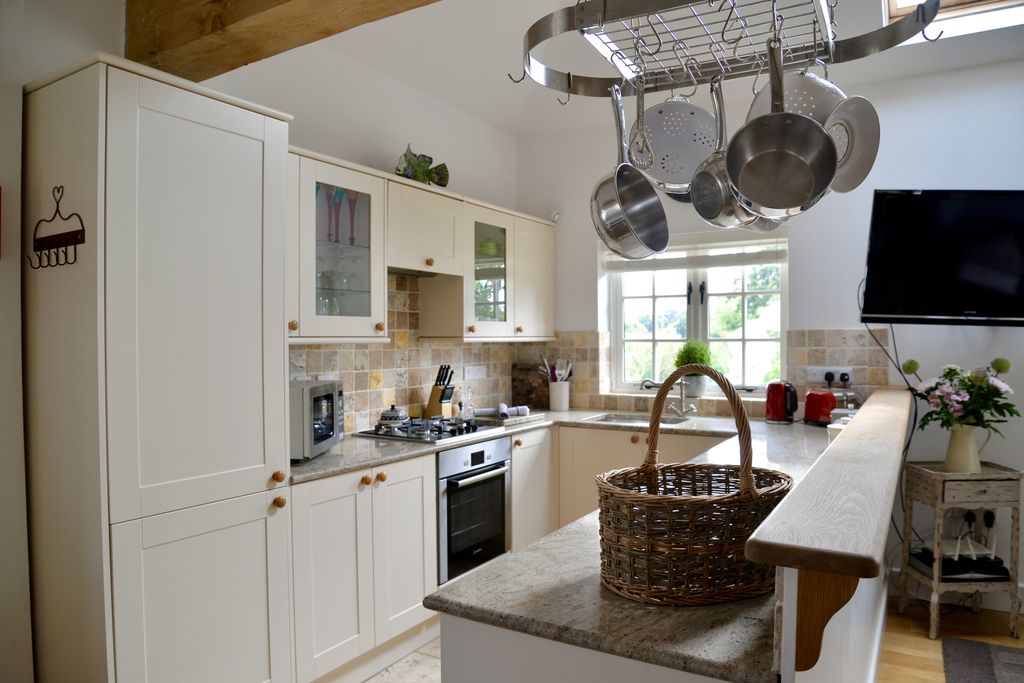 Chichester Cottage gallery - Gallery