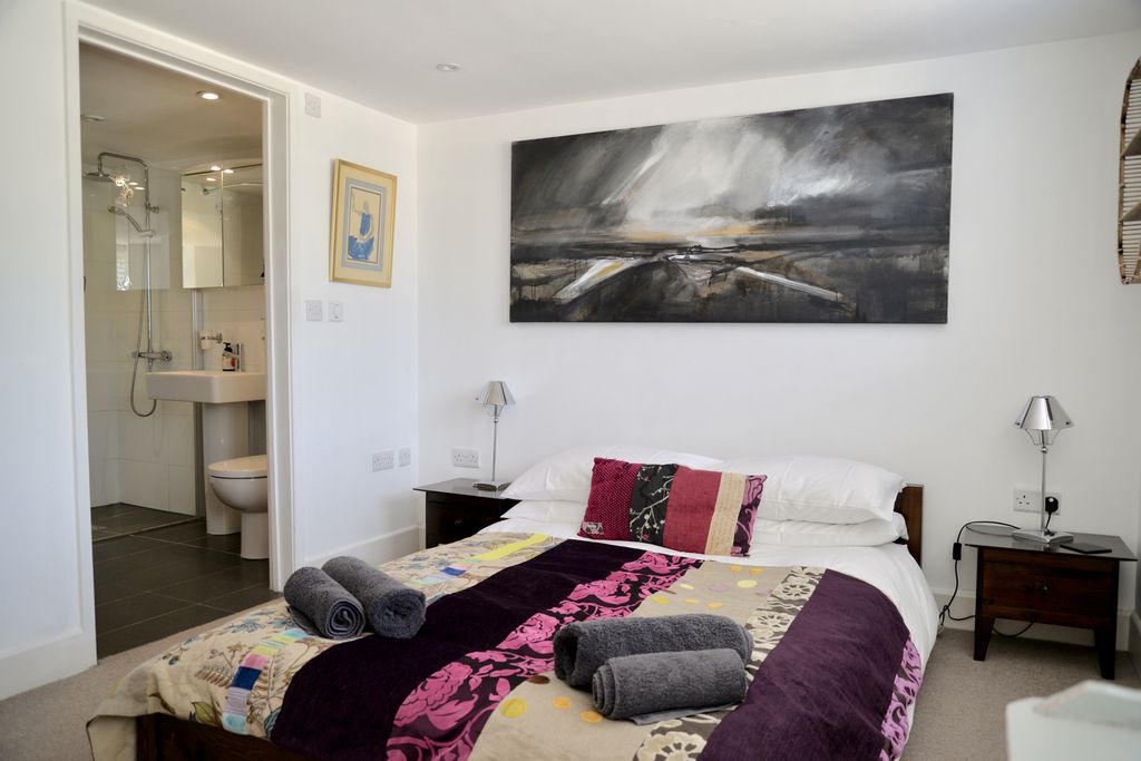 Chichester Cottage gallery - Gallery