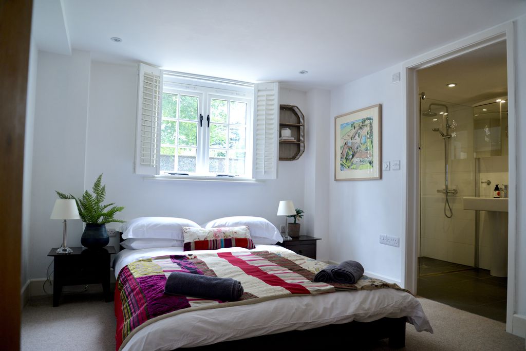 Chichester Cottage gallery - Gallery