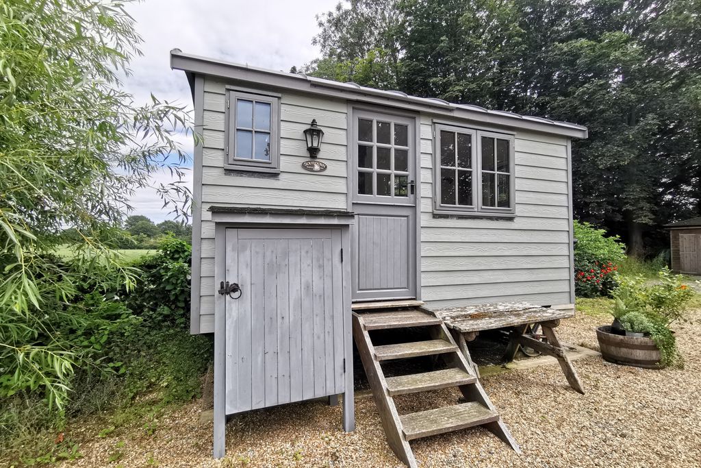 Chichester Cottage gallery - Gallery
