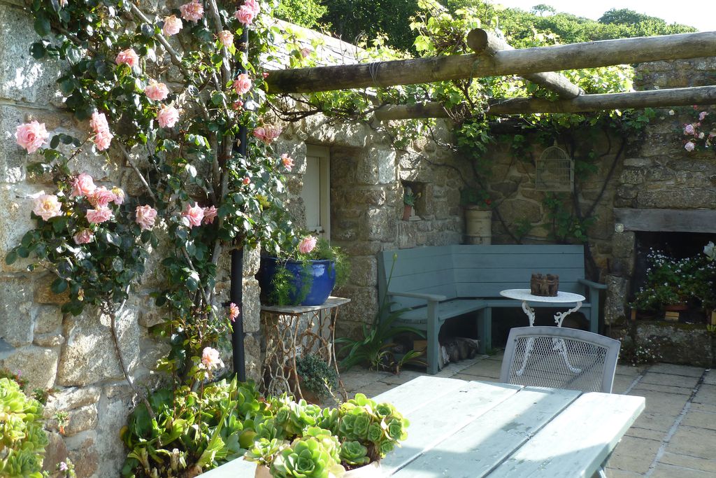 Cove Cottage gallery - Gallery