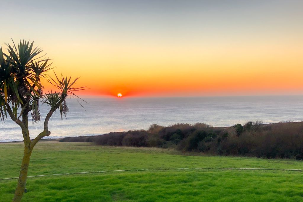 Chesil Beach: The beautiful West Country beach that's a ridiculous 18 miles  long - Somerset Live