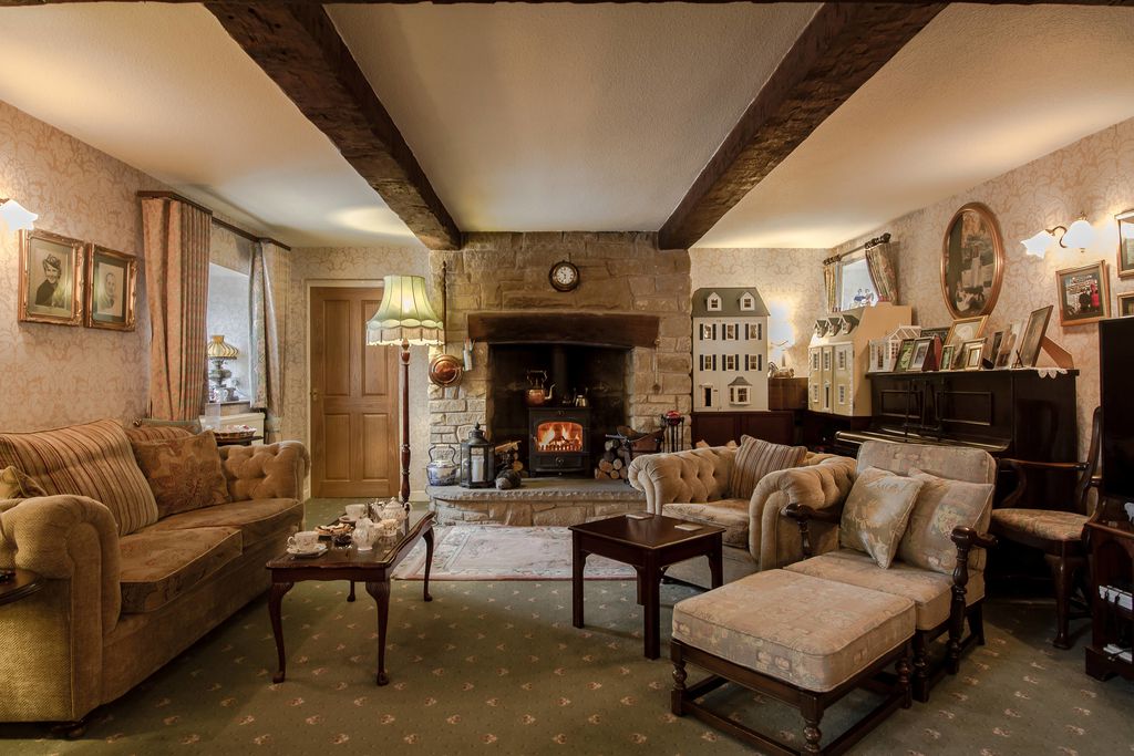 Underleigh House gallery - Gallery
