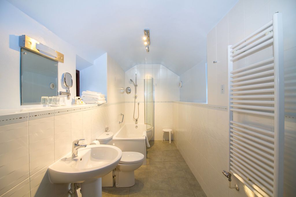 Underleigh House gallery - Gallery