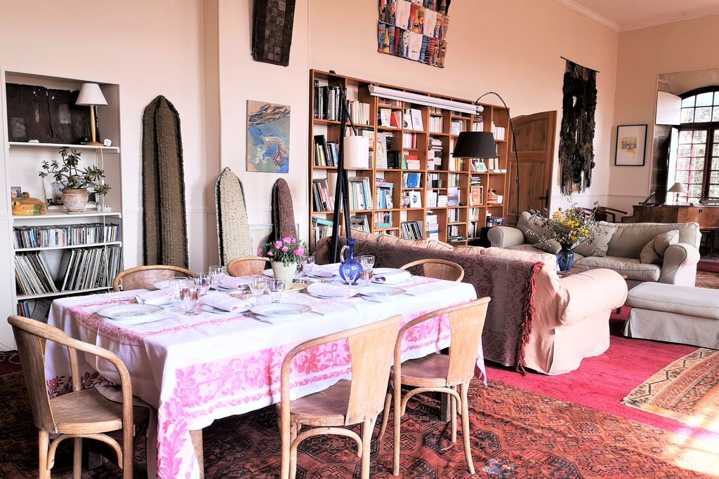 Château de Vénéjan gallery - Gallery