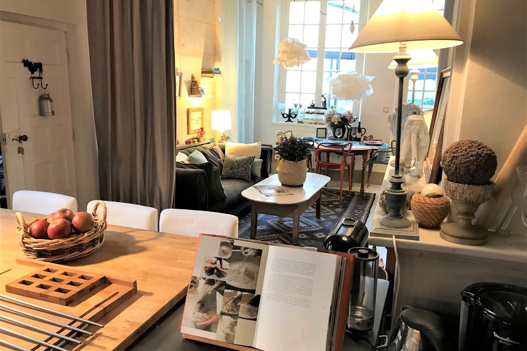 Nid d'Hirondelles gallery - Gallery