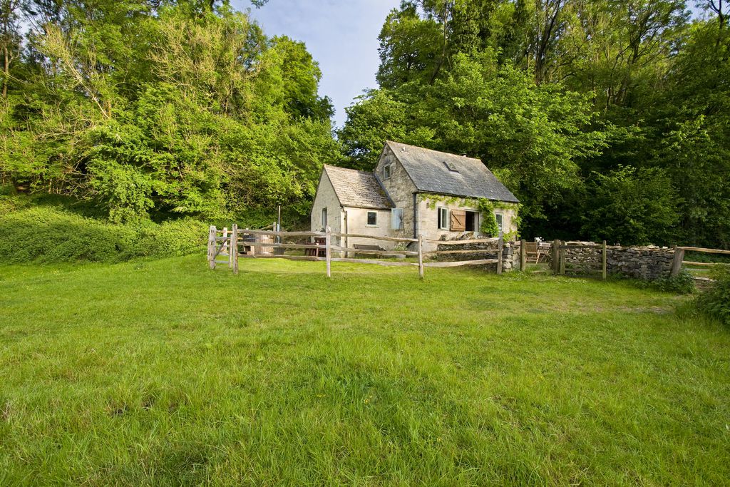 Jackdaw Cottage - Gallery