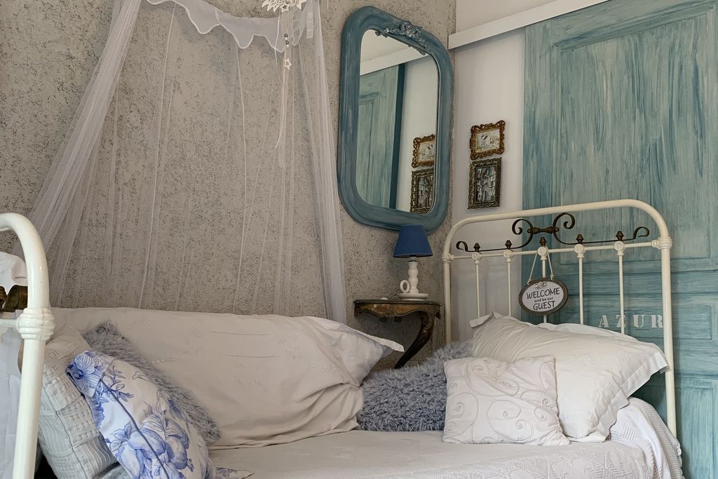 A L’Aube Bleue gallery - Gallery