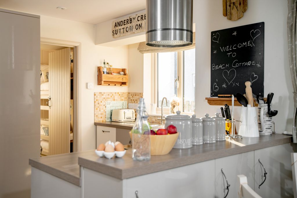 Beach Cottage, Anderby Creek gallery - Gallery