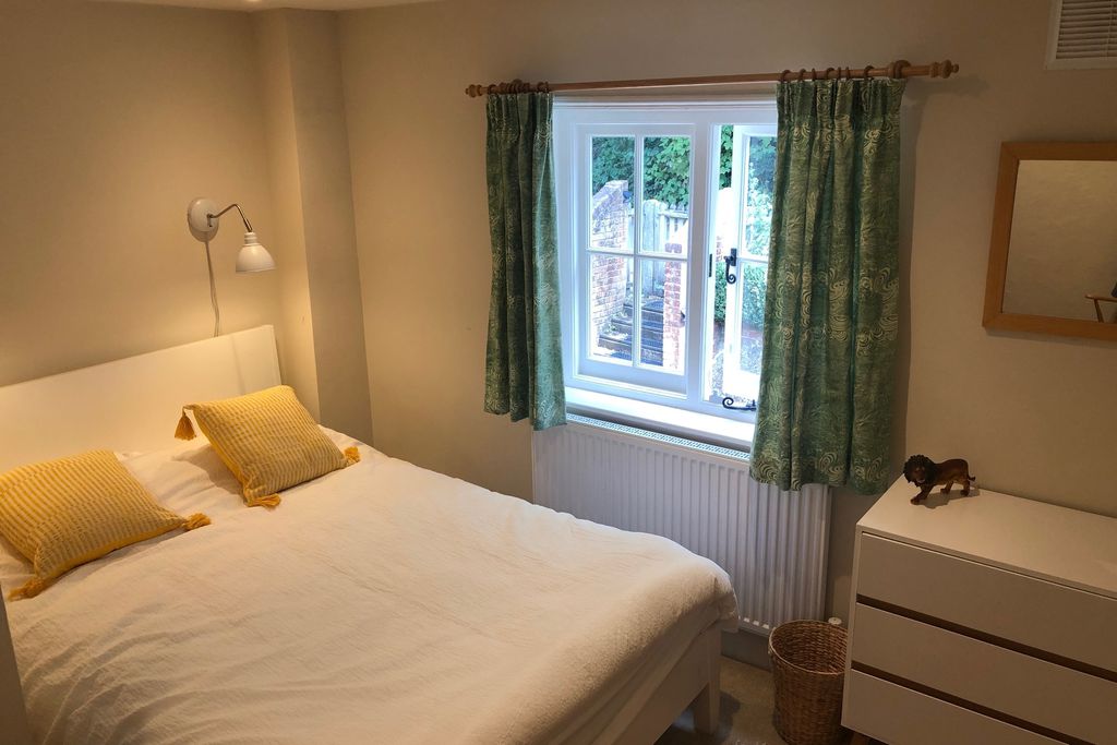 Winchester Canalside Cottage gallery - Gallery